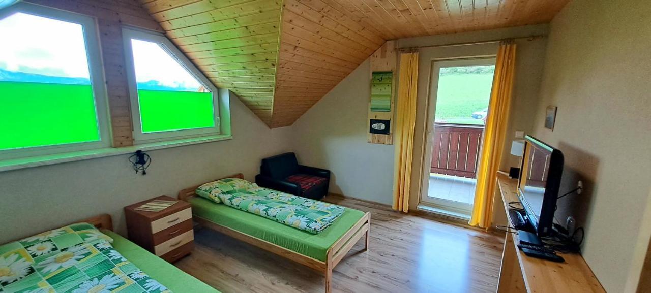 Ubytovanie U Huberta Besenova Bagian luar foto