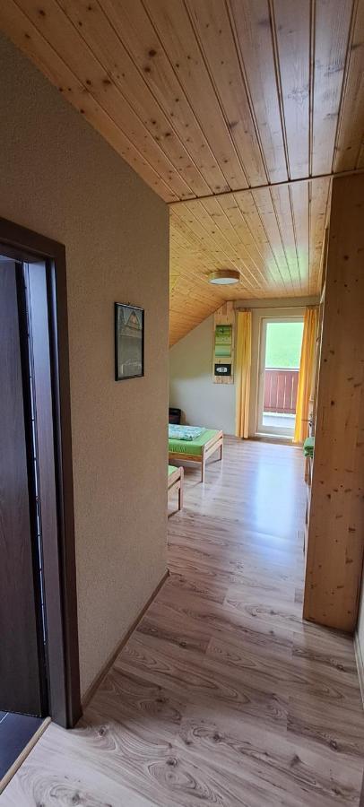Ubytovanie U Huberta Besenova Bagian luar foto